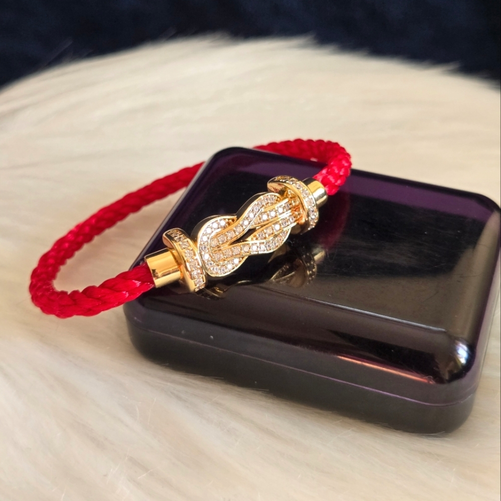 infinity red bracelet *new